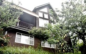 Yiyue Guanhe Homestay 倚月觀荷民宿